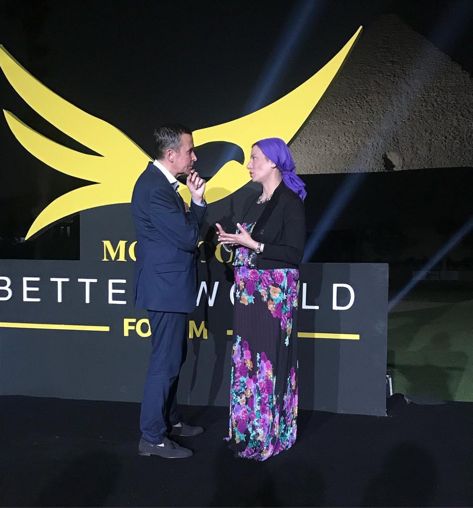 نقاش حول البيئة وتمكين المرأة — صورة من تغطية Better World Fund